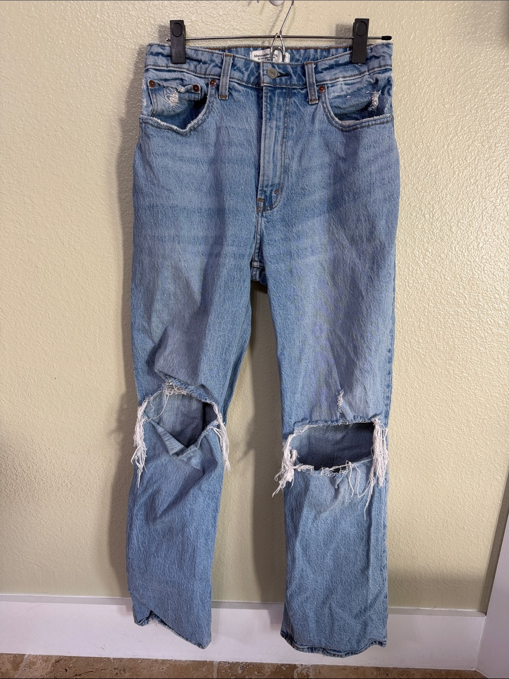 Abercrombie & Fitch Curve Love The 90s Relaxed Jean High Rise